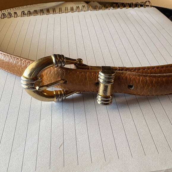 ￼Etienne Aigner  slim Tan Belt Gold Tone Buckle size Large 37” long
3/4” wide - Picture 3 of 4